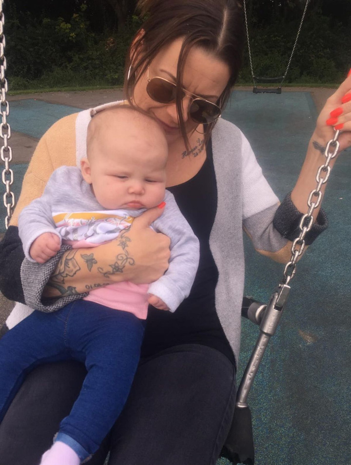 Nuốt vi&ecirc;n pin c&uacute;c &aacute;o, b&eacute; g&aacute;i 2 tuổi thương t&acirc;m ra đi để lại nỗi đau cho gia đ&igrave;nh - Ảnh 3.