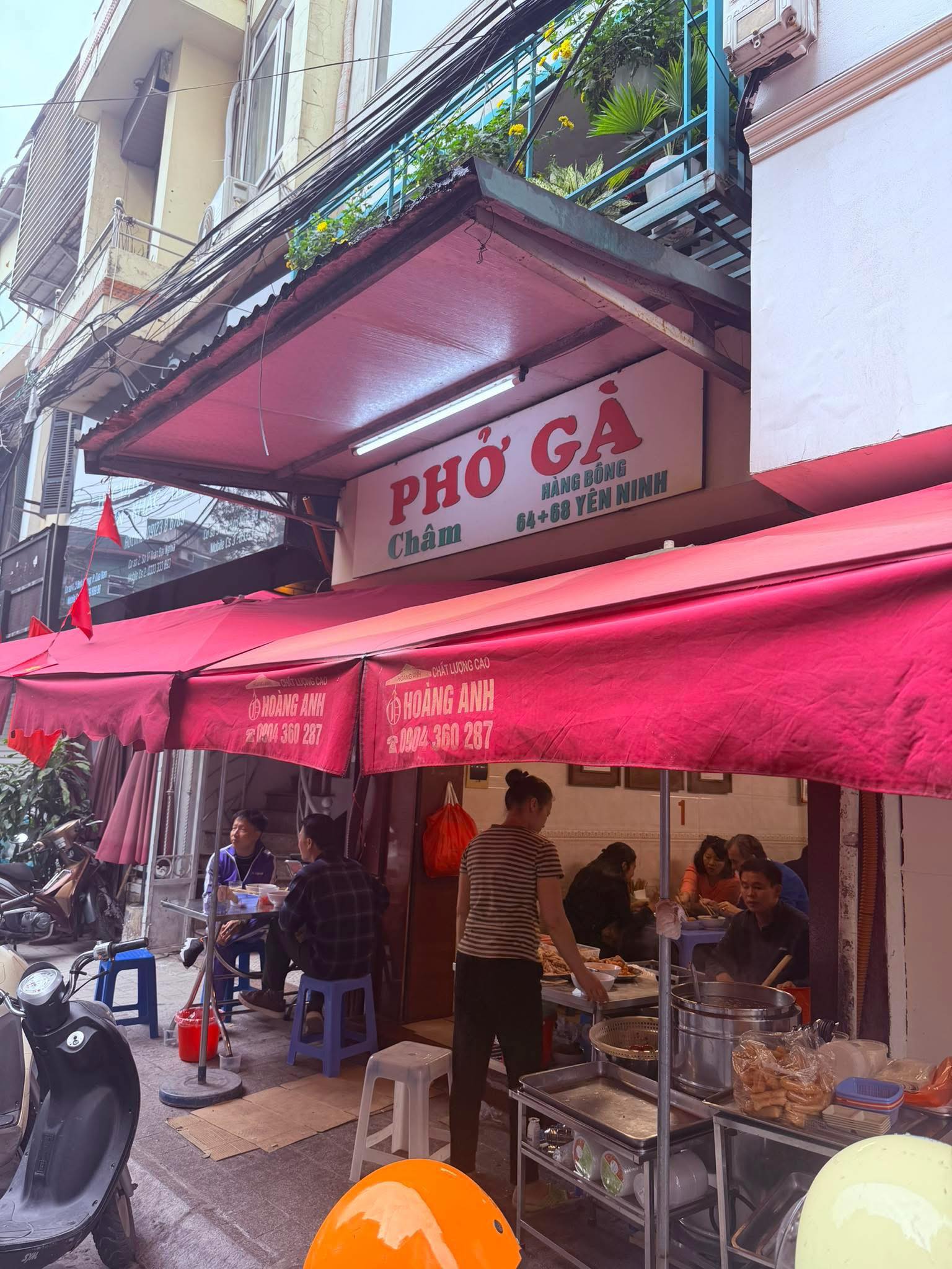 2 bát phở gà giá 450.000 đồng giữa phố cổ Hà Nội, đây là quán phở đắt nhất Việt Nam?- Ảnh 2.