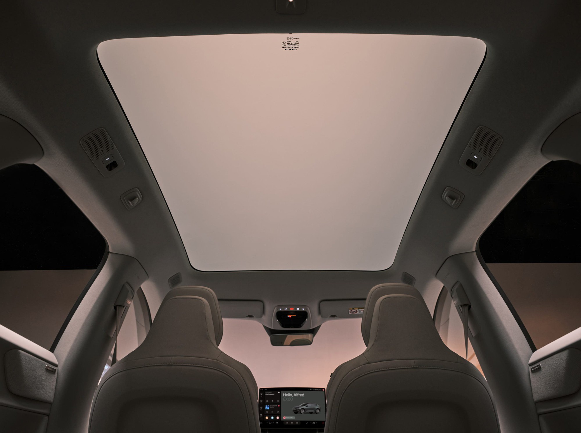 Volvo EX60 ra mắt: Xe điện t&iacute;ch hợp google gemini đầu ti&ecirc;n thế giới vận h&agrave;nh 810 km một lần sạc - Ảnh 9.