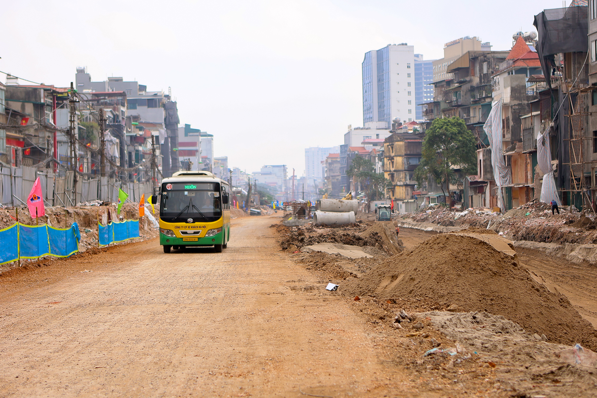 Kỳ tích thông xe đường Vành đai 1: 30 Năm chờ đợi và 30 ngày thần tốc giải cứu giao thông - Ảnh 3. Kỳ tích thông xe đường Vành đai 1: 30 Năm chờ đợi và 30 ngày thần tốc giải cứu giao thông - Ảnh 3.