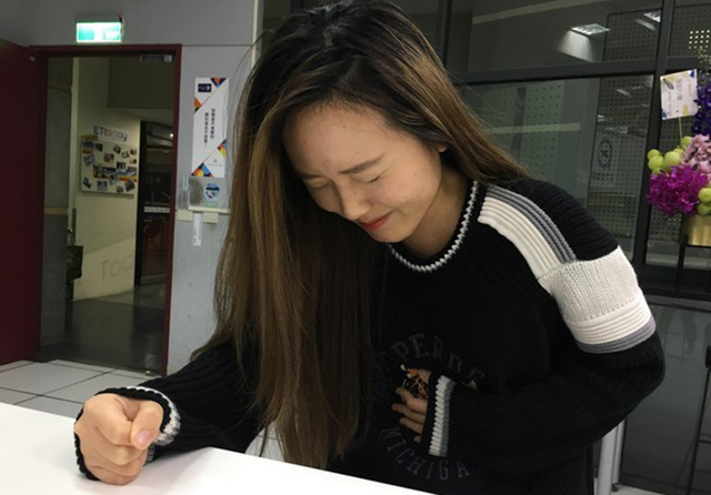 Nữ thư k&yacute; trẻ b&agrave;ng ho&agrave;ng ph&aacute;t hiện ung thư dạ d&agrave;y sau 6 th&aacute;ng uống nước theo kiểu... ai cũng tưởng tốt - Ảnh 3.