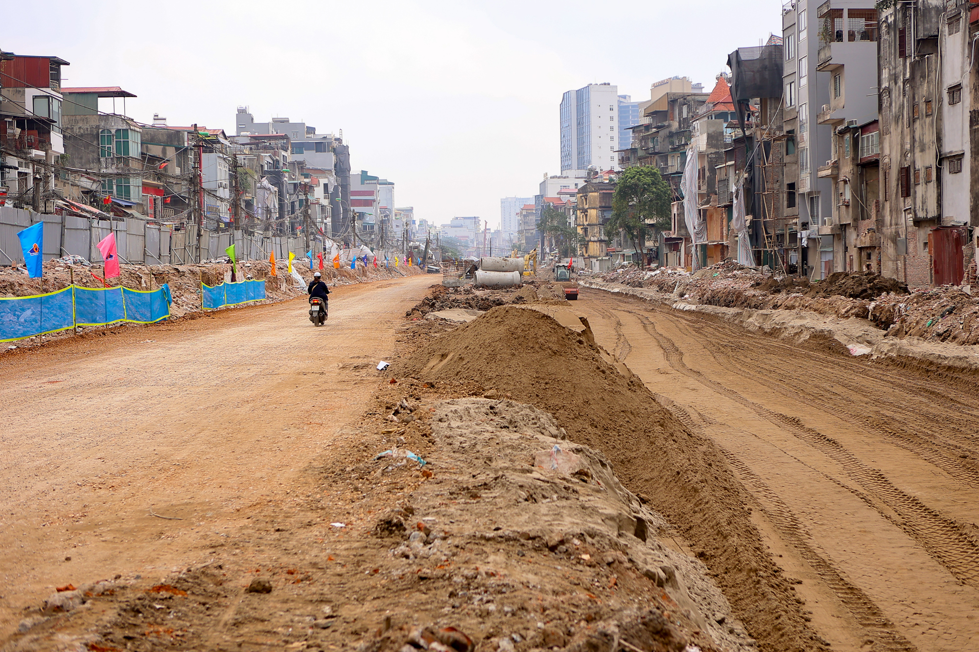 Kỳ tích thông xe đường Vành đai 1: 30 Năm chờ đợi và 30 ngày thần tốc giải cứu giao thông - Ảnh 6. Kỳ tích thông xe đường Vành đai 1: 30 Năm chờ đợi và 30 ngày thần tốc giải cứu giao thông - Ảnh 6.