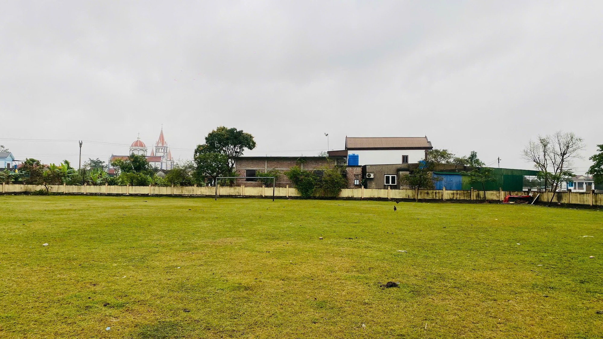 Ấm lòng: Bà con quê Đình Bắc không quay lưng, còn thuê màn LED “khủng” cổ vũ U23 Việt Nam tranh hạng 3 châu Á- Ảnh 3. Ấm lòng: Bà con quê Đình Bắc không quay lưng, còn thuê màn LED “khủng” cổ vũ U23 Việt Nam tranh hạng 3 châu Á- Ảnh 3.