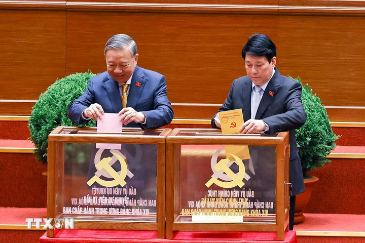 Đại hội Đảng th&ocirc;ng qua 200 nh&acirc;n sự v&agrave;o Ban Chấp h&agrave;nh Trung ương kh&oacute;a XIV - Ảnh 1.