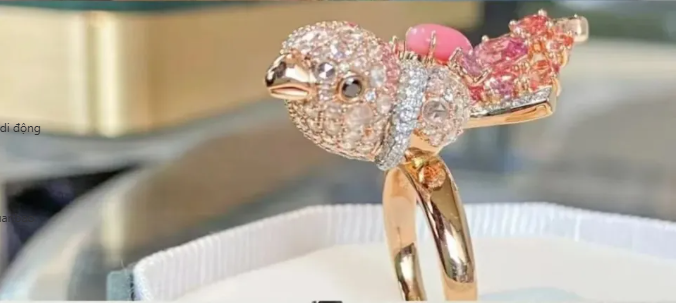 Gửi món đồ trị giá 2 tỷ đồng thất lạc, phát hiện sự thật bất ngờ một năm sau - Ảnh 1. Gửi món đồ trị giá 2 tỷ đồng thất lạc, phát hiện sự thật bất ngờ một năm sau - Ảnh 1.