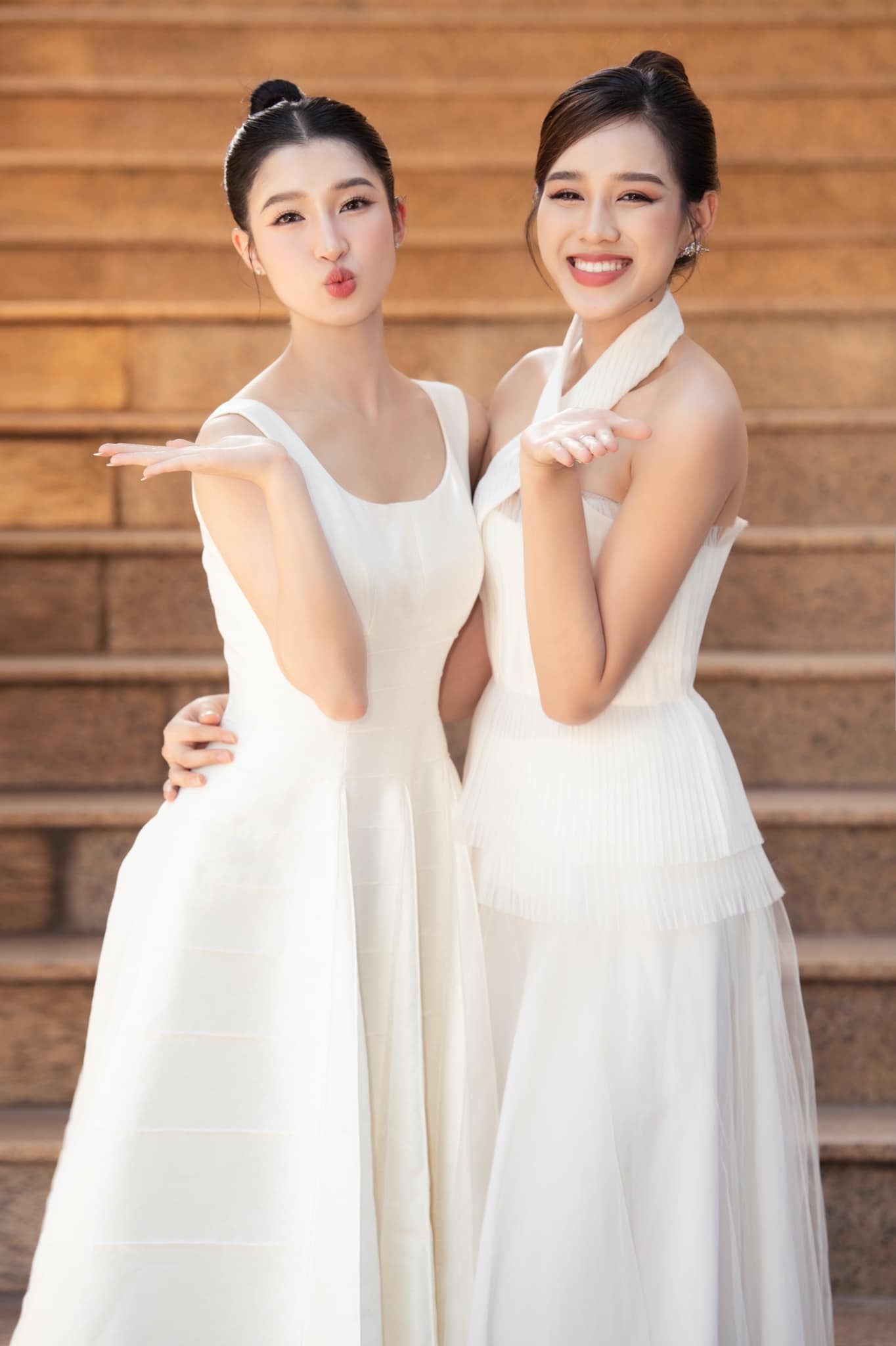 Đang diễn ra đám cưới Phương Nhi và thiếu gia Minh Hoàng: SOOBIN - Touliver tham dự, 1 Hoa hậu bất ngờ viết tâm thư gửi cô dâu- Ảnh 7. Đang diễn ra đám cưới Phương Nhi và thiếu gia Minh Hoàng: SOOBIN - Touliver tham dự, 1 Hoa hậu bất ngờ viết tâm thư gửi cô dâu- Ảnh 7.