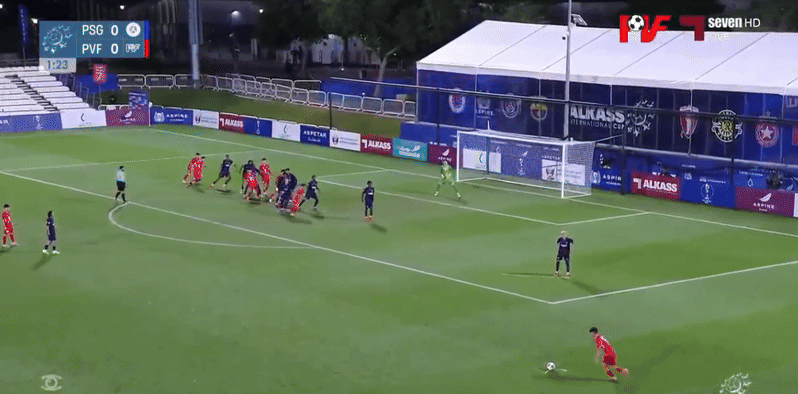 Chân sút 16 tuổi ghi bàn như Đình Bắc, đội bóng Việt Nam gây sốc khi buộc PSG phải chia điểm - Ảnh 1. Chân sút 16 tuổi ghi bàn như Đình Bắc, đội bóng Việt Nam gây sốc khi buộc PSG phải chia điểm - Ảnh 1.