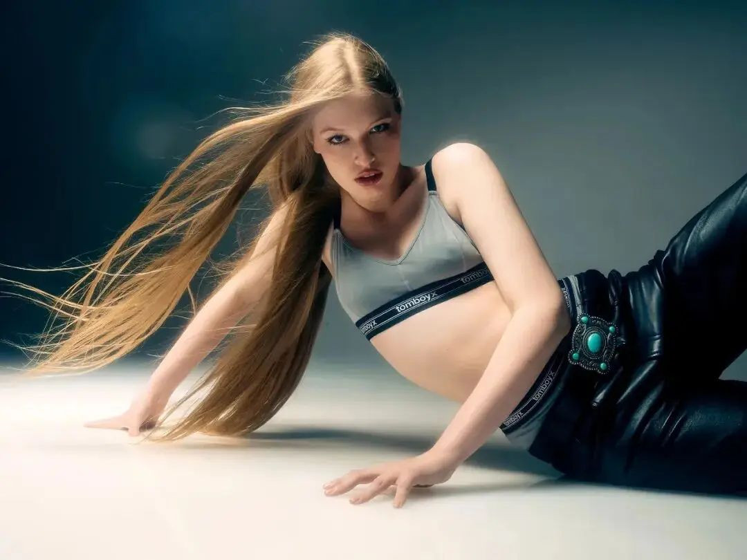 Con gái của tỷ phú giàu nhất thế giới: Chuyển giới năm 16 tuổi, đơn phương đổi họ, từ bỏ ông bố giàu có- Ảnh 4.