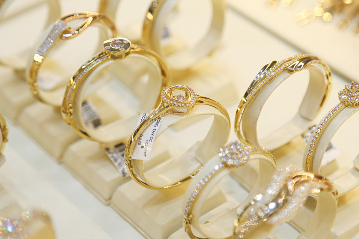 Giá vàng hôm nay 22/1: Tiếp tục lập kỷ lục mới - Ảnh 1.