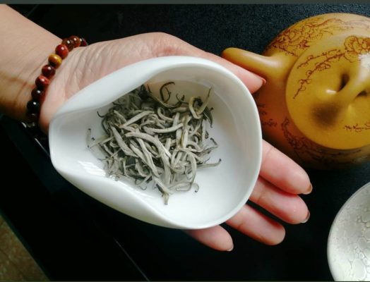 Loại tr&agrave; gần 700 triệu đồng/kg ở Việt Nam: Sống ở độ cao tr&ecirc;n 1.500 m, c&oacute; tới 3 l&yacute; do khiến gi&aacute; đắt đỏ - Ảnh 5.