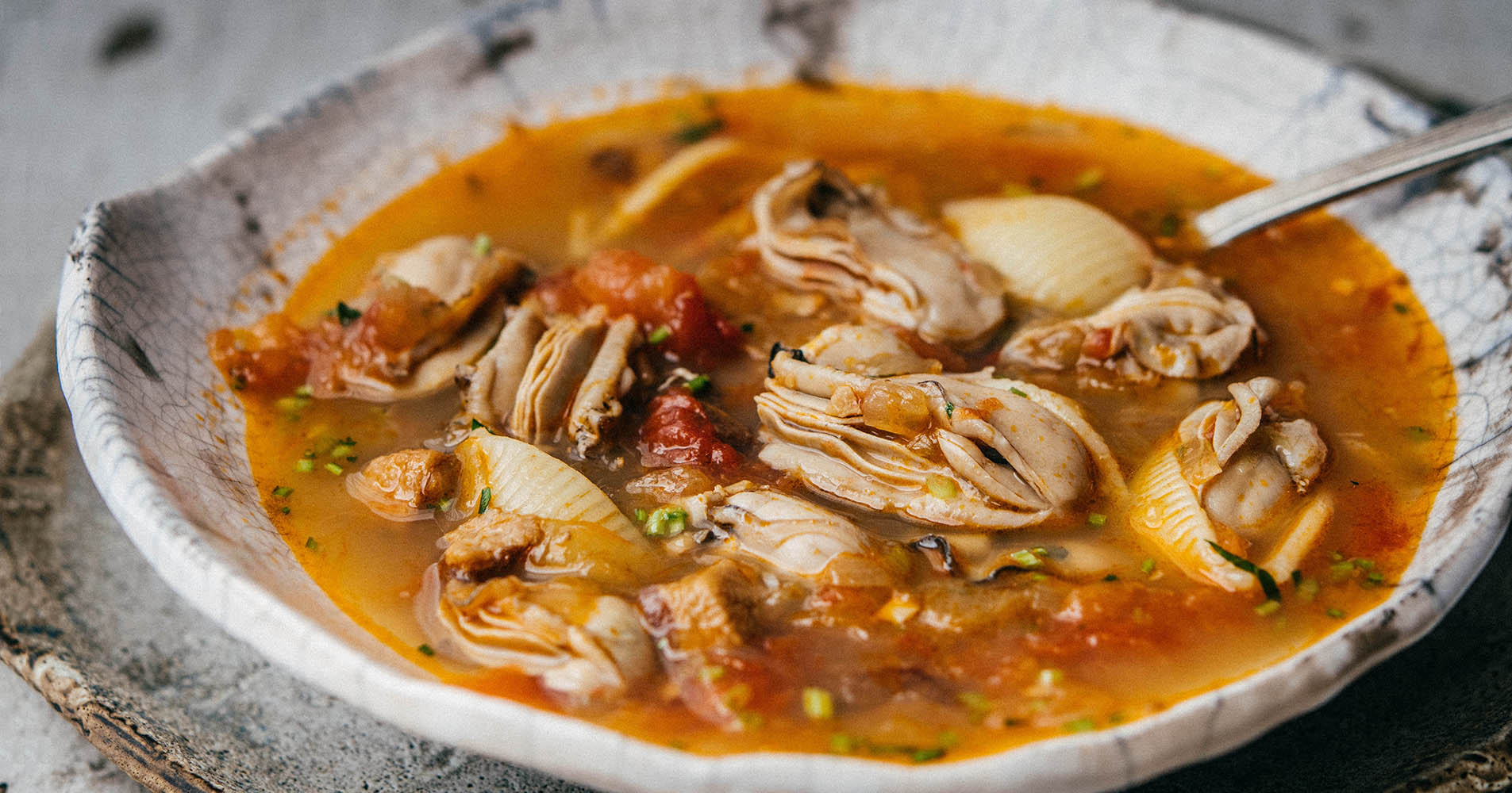 Loại Thực Phẩm Nhiều Sắt Gấp 3 Lần Thịt Bò, Là &Quot;Kho Báu&Quot; Dưỡng Chất Bổ Máu, Tốt Cho Tim Mạch: Không Phải Ai Cũng Biết Để Ăn Oyster Soup Featured 145330 1769073357468 17690733576821938782516