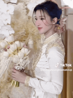 Lần đầu hé lộ trọn vẹn lễ gia tiên Á hậu Phương Nhi và Minh Hoàng: Nhan sắc, thần thái cô dâu không điểm chê!- Ảnh 1. Lần đầu hé lộ trọn vẹn lễ gia tiên Á hậu Phương Nhi và Minh Hoàng: Nhan sắc, thần thái cô dâu không điểm chê!- Ảnh 1.