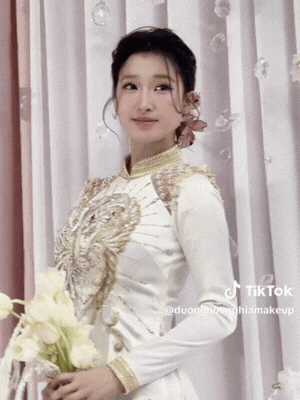 Lần đầu hé lộ trọn vẹn lễ gia tiên Á hậu Phương Nhi và Minh Hoàng: Nhan sắc, thần thái cô dâu không điểm chê!- Ảnh 2. Lần đầu hé lộ trọn vẹn lễ gia tiên Á hậu Phương Nhi và Minh Hoàng: Nhan sắc, thần thái cô dâu không điểm chê!- Ảnh 2.