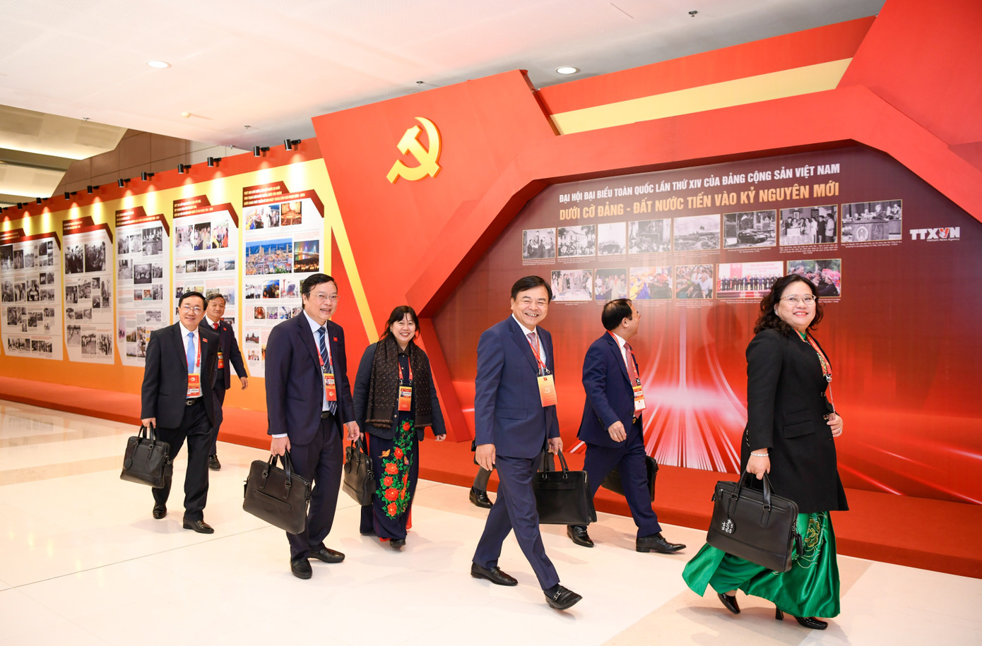 H&igrave;nh ảnh đại biểu tham gia ng&agrave;y l&agrave;m việc thứ tư Đại hội XIV của Đảng Cộng sản Việt Nam - Ảnh 18.