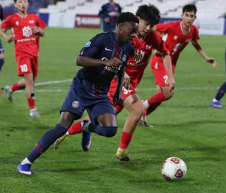 Chân sút 16 tuổi ghi bàn như Đình Bắc, đội bóng Việt Nam gây sốc khi buộc PSG phải chia điểm - Ảnh 2. Chân sút 16 tuổi ghi bàn như Đình Bắc, đội bóng Việt Nam gây sốc khi buộc PSG phải chia điểm - Ảnh 2.