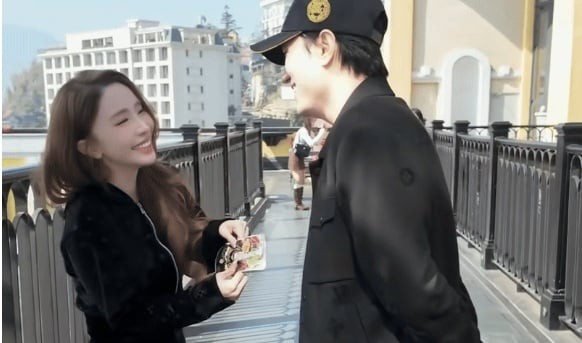 "C&aacute; sấu ch&uacute;a" Quỳnh Nga c&ocirc;ng khai mối quan hệ với nam diễn vi&ecirc;n 8X? - Ảnh 3.