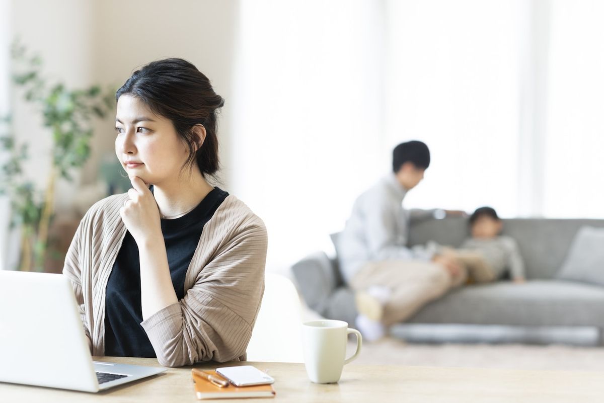 Mẹ H&agrave; Nội chia sẻ: Tết năm đầu l&agrave;m d&acirc;u, ai cũng n&oacute;i &ldquo;t&ugrave;y t&acirc;m&rdquo;, c&ograve;n t&ocirc;i th&igrave; mất ngủ v&igrave; tiền biếu- Ảnh 1.