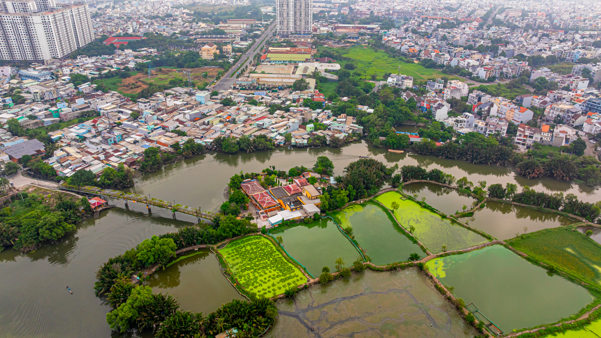 Hiện trạng rạch B&agrave; Lớn - &ocirc;ng B&eacute; trước khi được lột x&aacute;c với dự &aacute;n 17.000 tỷ ở TP.HCM - Ảnh 4.