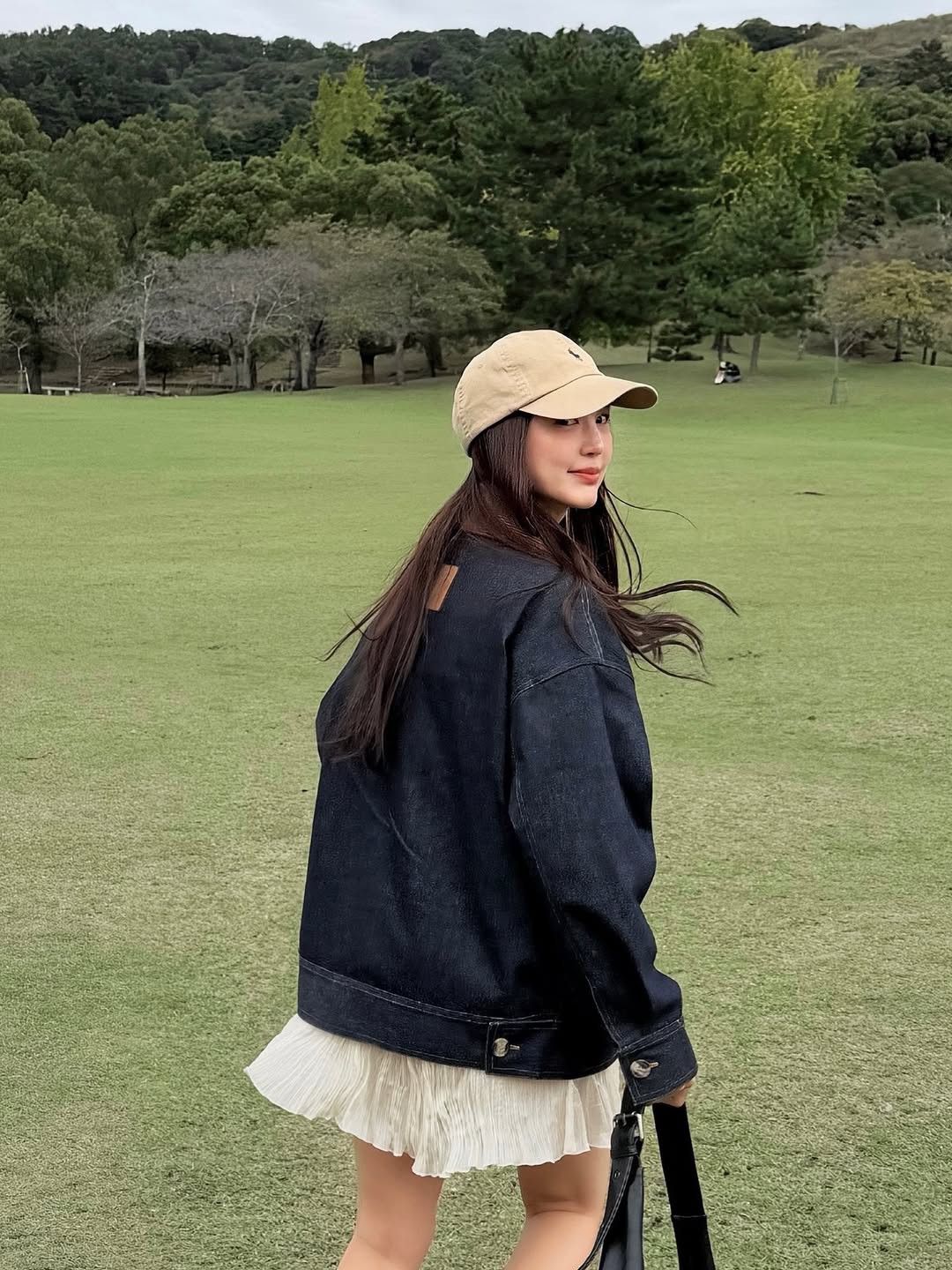 Cuối năm “Ba mặt nhiều lời”: Một cuộc hẹn bàn chuyện tiền nong, cứ đi là lời- Ảnh 1. Cuối năm “Ba mặt nhiều lời”: Một cuộc hẹn bàn chuyện tiền nong, cứ đi là lời- Ảnh 1.