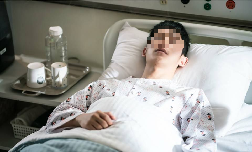 22 tuổi nhận "&aacute;n tử" ung thư dạ d&agrave;y giai đoạn cuối, ch&agrave;ng trai &ograve;a kh&oacute;c: "Gi&aacute; như t&ocirc;i kh&ocirc;ng xem nhẹ 2 dấu hiệu&hellip;" - Ảnh 1.