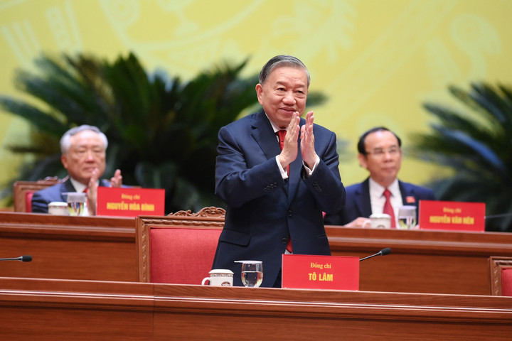 Bộ Ch&iacute;nh trị kh&oacute;a XIV ra mắt tại Đại hội đại biểu to&agrave;n quốc lần thứ XIV của Đảng - Ảnh 4.