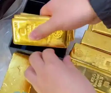 Đầu tư v&agrave;ng d&agrave;i hạn: Lợi nhuận khủng v&agrave; nỗi lo của nh&agrave; đầu tư - Ảnh 1.