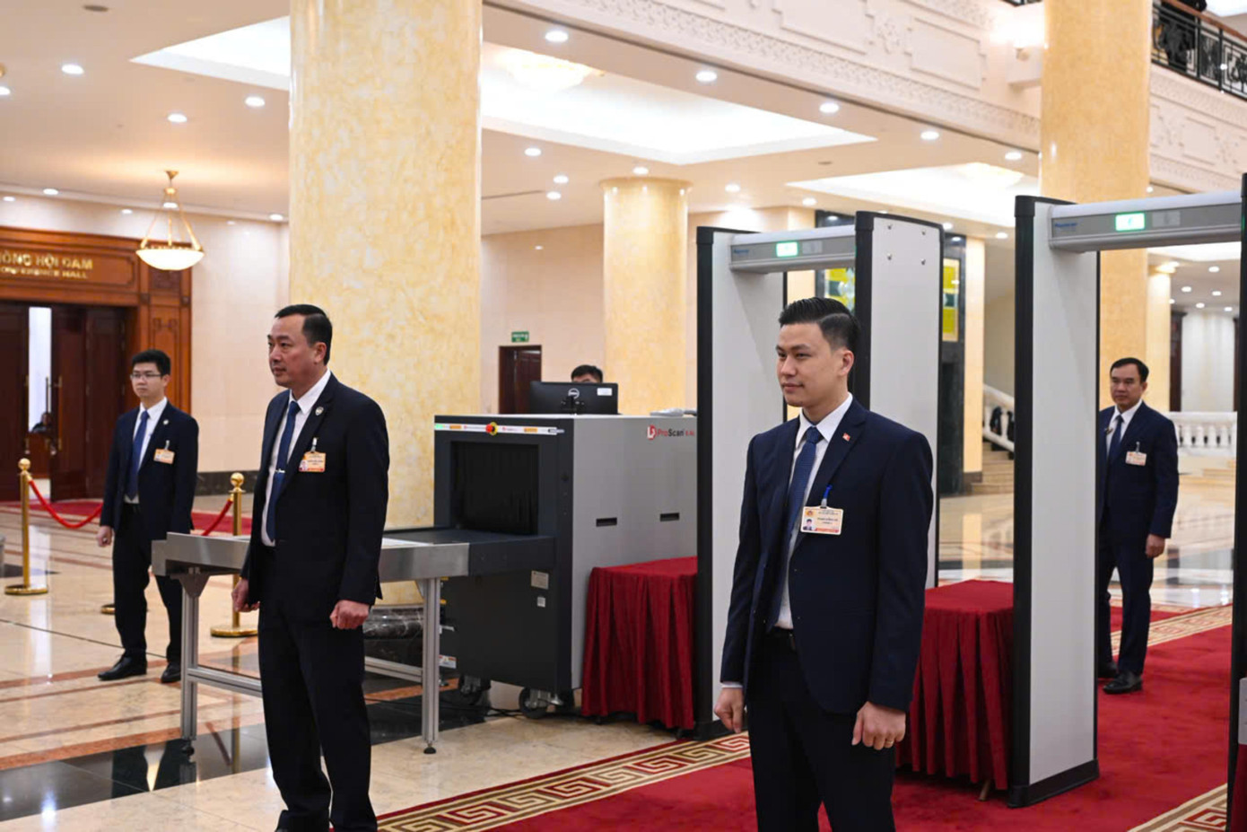 H&igrave;nh ảnh Hội nghị lần thứ nhất Ban Chấp h&agrave;nh Trung ương Đảng kh&oacute;a XIV tại Trụ sở - Ảnh 12.