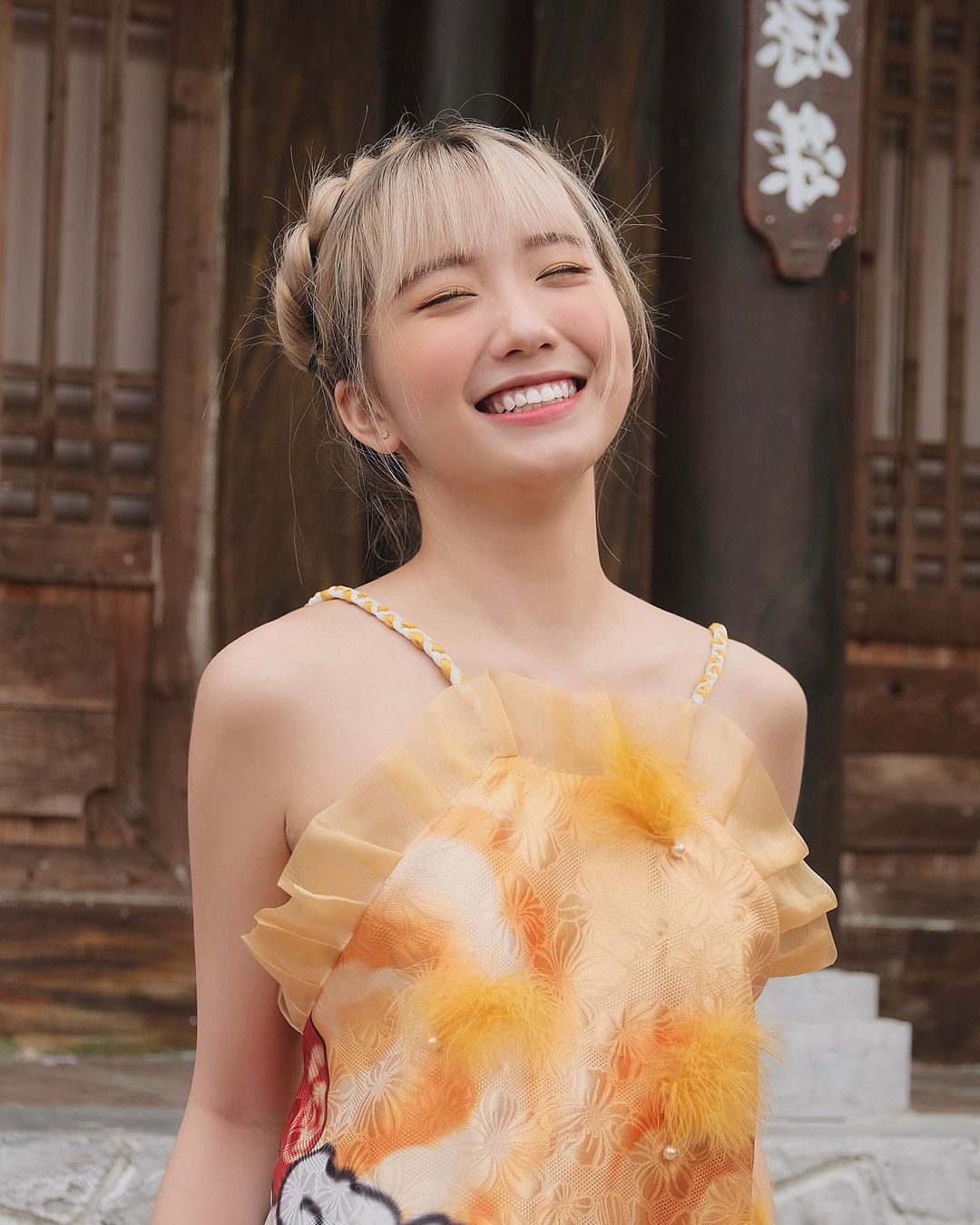 Huyền 204 v&agrave; Xo&agrave;i Non: 18 tuổi lấy chồng thiếu gia, 4 năm sau "đứt g&aacute;nh" h&ocirc;n nh&acirc;n - Ảnh 1.