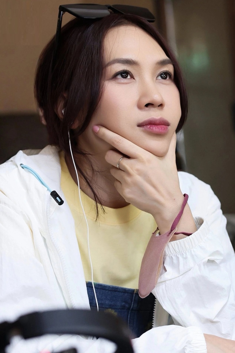 Nữ ca sĩ ở nhà trăm tỷ, Đàm Vĩnh Hưng công khai thổ lộ tình cảm: 45 tuổi chưa chồng, ngày càng xinh đẹp - Ảnh 9. Nữ ca sĩ ở nhà trăm tỷ, Đàm Vĩnh Hưng công khai thổ lộ tình cảm: 45 tuổi chưa chồng, ngày càng xinh đẹp - Ảnh 9.