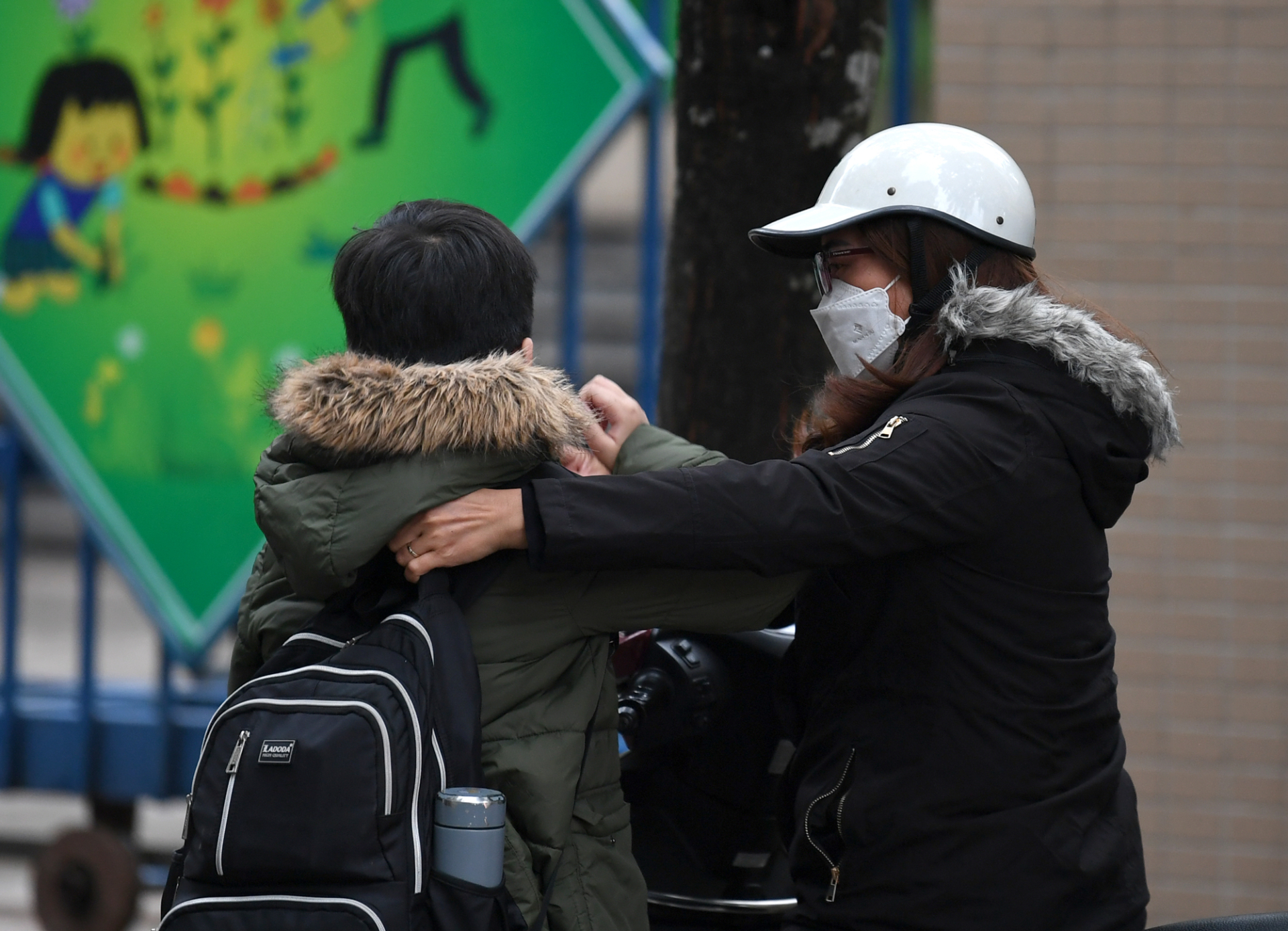 Thông tin MỚI NHẤT về việc cho học sinh Hà Nội nghỉ học khi trời rét- Ảnh 1.