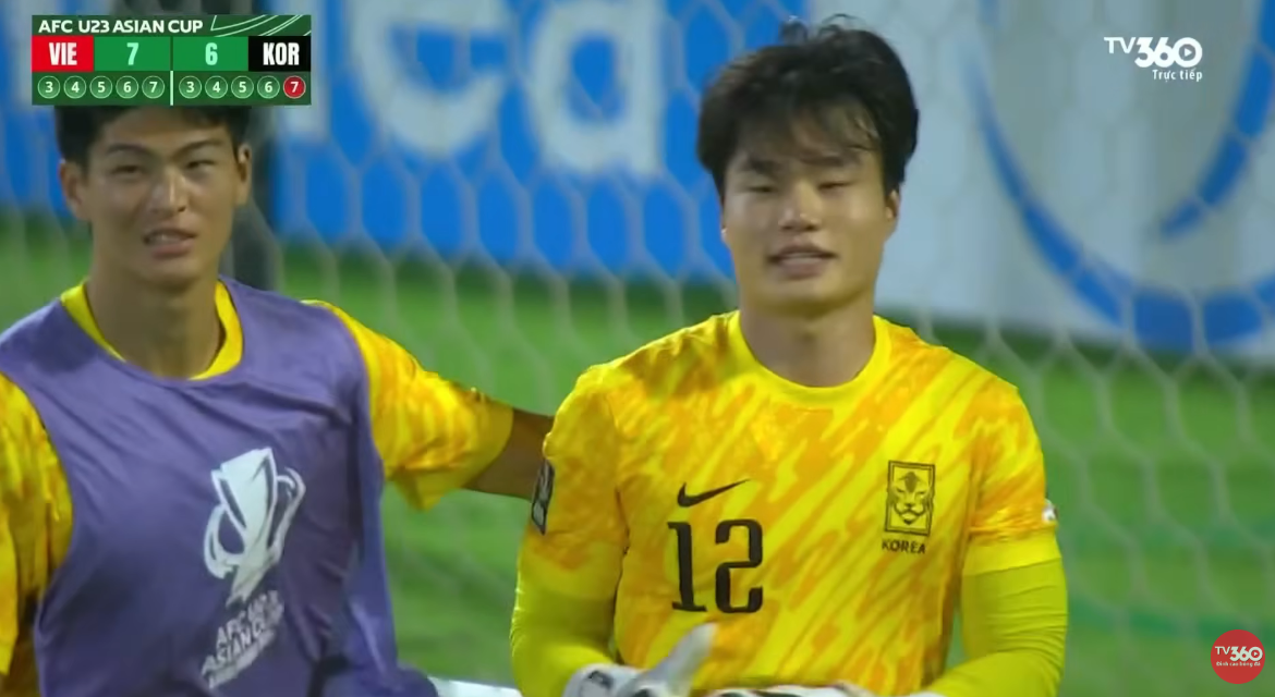 "Chơi chiêu" với cầu thủ U23 Việt Nam, thủ môn U23 Hàn Quốc nhận cái kết đắng trong loạt 11m - Ảnh 2. "Chơi chiêu" với cầu thủ U23 Việt Nam, thủ môn U23 Hàn Quốc nhận cái kết đắng trong loạt 11m - Ảnh 2.