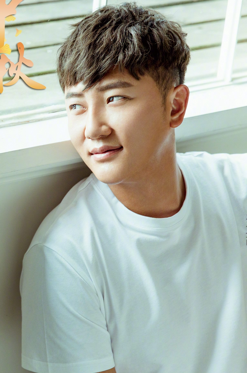 Hoang mang cả Cbiz: Angelababy vướng nghi vấn làm "tiểu tam", đang cặp kè ca sĩ hơn 8 tuổi và có 3 con? - Ảnh 4. Hoang mang cả Cbiz: Angelababy vướng nghi vấn làm "tiểu tam", đang cặp kè ca sĩ hơn 8 tuổi và có 3 con? - Ảnh 4.