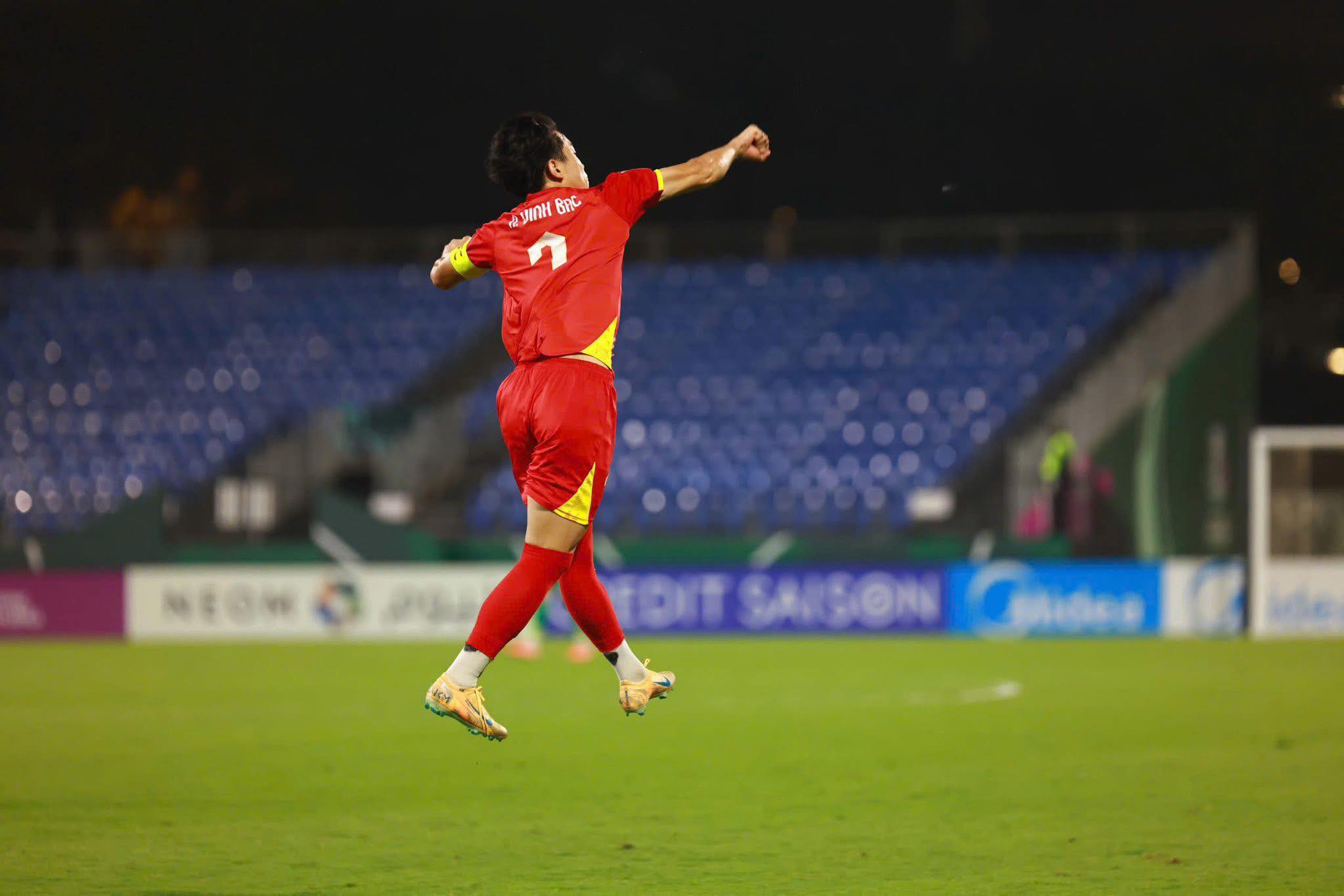 Cách số 7 định mệnh của Đình Bắc gắn chặt với trận U23 Việt Nam đả bại U23 Hàn Quốc, giành HCĐ châu Á- Ảnh 1. Cách số 7 định mệnh của Đình Bắc gắn chặt với trận U23 Việt Nam đả bại U23 Hàn Quốc, giành HCĐ châu Á- Ảnh 1.