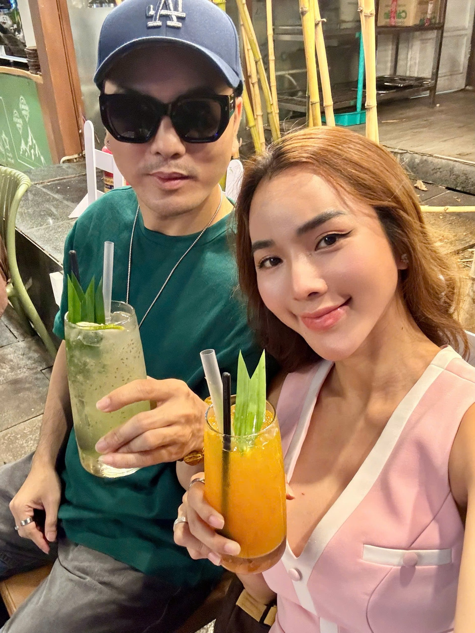 C&acirc;u trả lời của Ưng Ho&agrave;ng Ph&uacute;c khi vợ bị n&oacute;i "giống đ&agrave;n &ocirc;ng chuyển giới"- Ảnh 1.