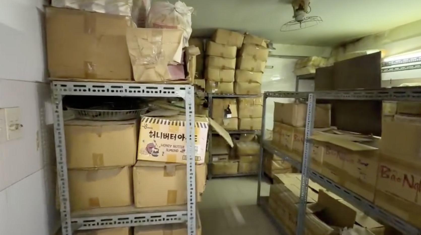 CLIP Bên trong công xưởng "thuốc đông y" Công an TPHCM vừa triệt phá - Ảnh 9.