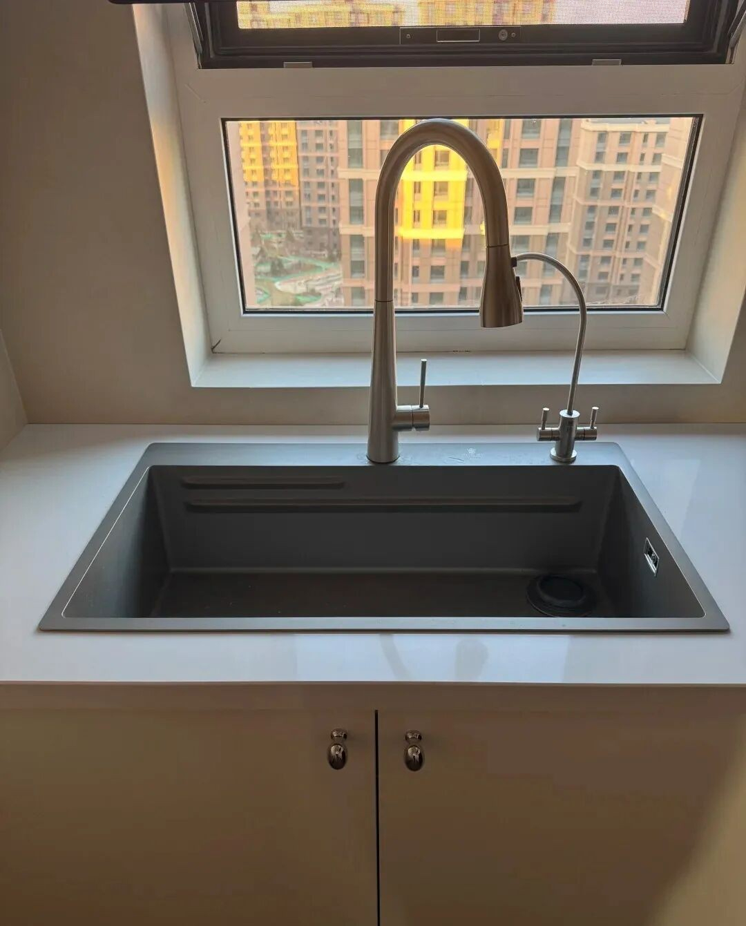 Cải tạo bếp m&agrave; d&iacute;nh đủ 4 lỗi n&agrave;y: Nh&agrave; mới chưa kịp ở đ&atilde; thấy mệt, tốn tiền lau dọn cả chục năm- Ảnh 7.