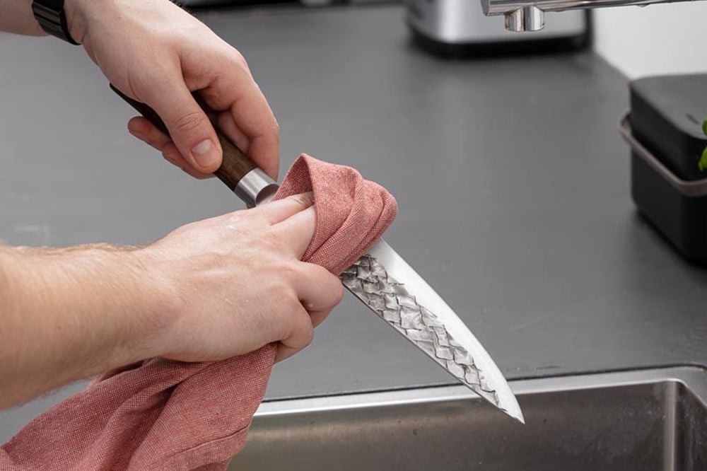 2026 rồi, đến ạ người n&agrave;o vẫn cho 5 thứ n&agrave;y v&agrave;o m&aacute;y rửa b&aacute;t: Sai rất sai, nh&igrave;n hậu quả mới s&aacute;ng mắt- Ảnh 2.