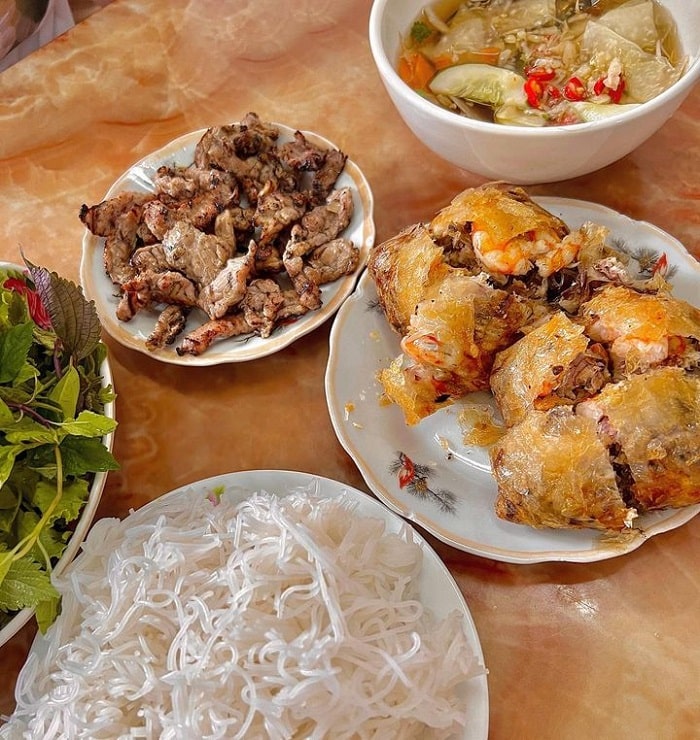 Món Việt lên đài Hàn Quốc: Bán ở quán bình dân, du khách nhận xét: "Như đang ăn cơm cung đình vậy!" - Ảnh 6.