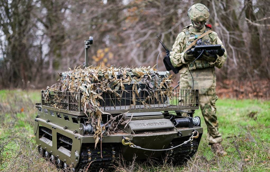 Robot mặt đất Kurier ' miễn nhiễm ' trước t&aacute;c chiến điện tử trong qu&acirc;n đội Nga - Ảnh 1.