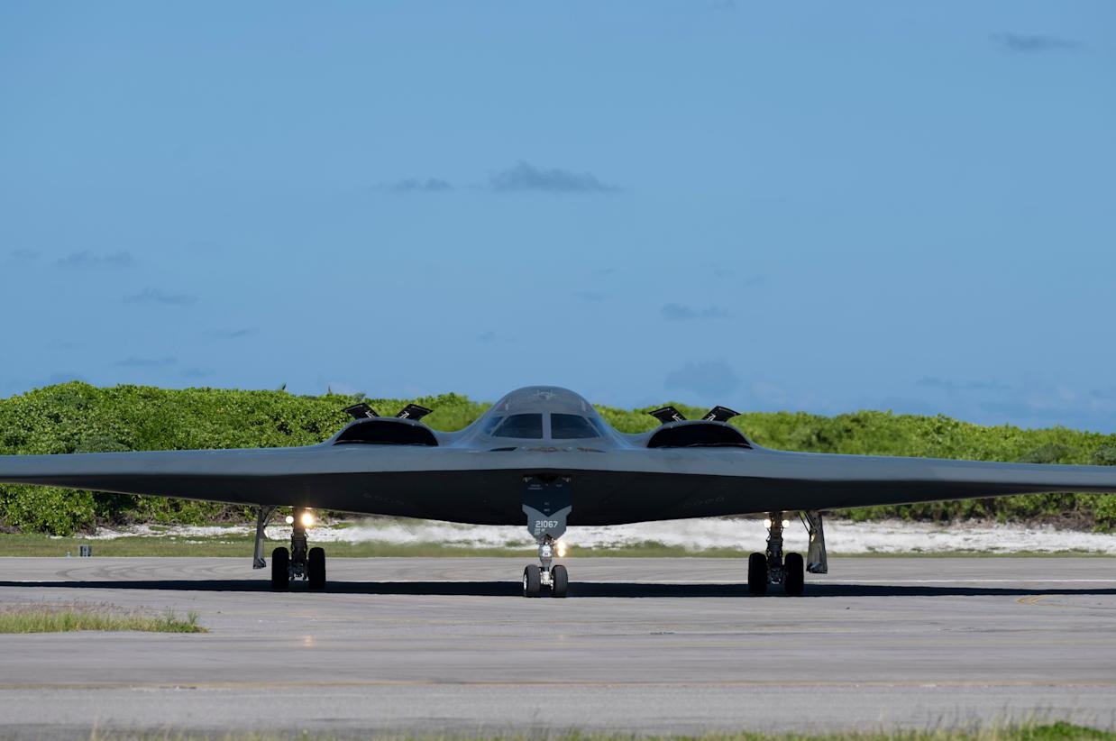 Ảnh vệ tinh về căn cứ qu&acirc;n sự Diego Garcia, t&acirc;m điểm của căng thẳng Mỹ - Anh - Ảnh 3.