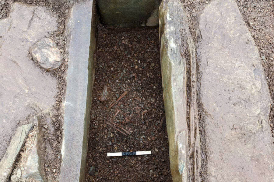 Nông dân phát hiện ngôi mộ 4.000 năm tuổi gây sốt giới khảo cổ - Ảnh 2. Nông dân phát hiện ngôi mộ 4.000 năm tuổi gây sốt giới khảo cổ - Ảnh 2.