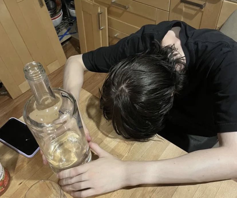 Nam thanh niên 23 tuổi thận đã suy kiệt, "trên bảo dưới không nghe" vì 3 thói xấu rất quen với người trẻ - Ảnh 3.