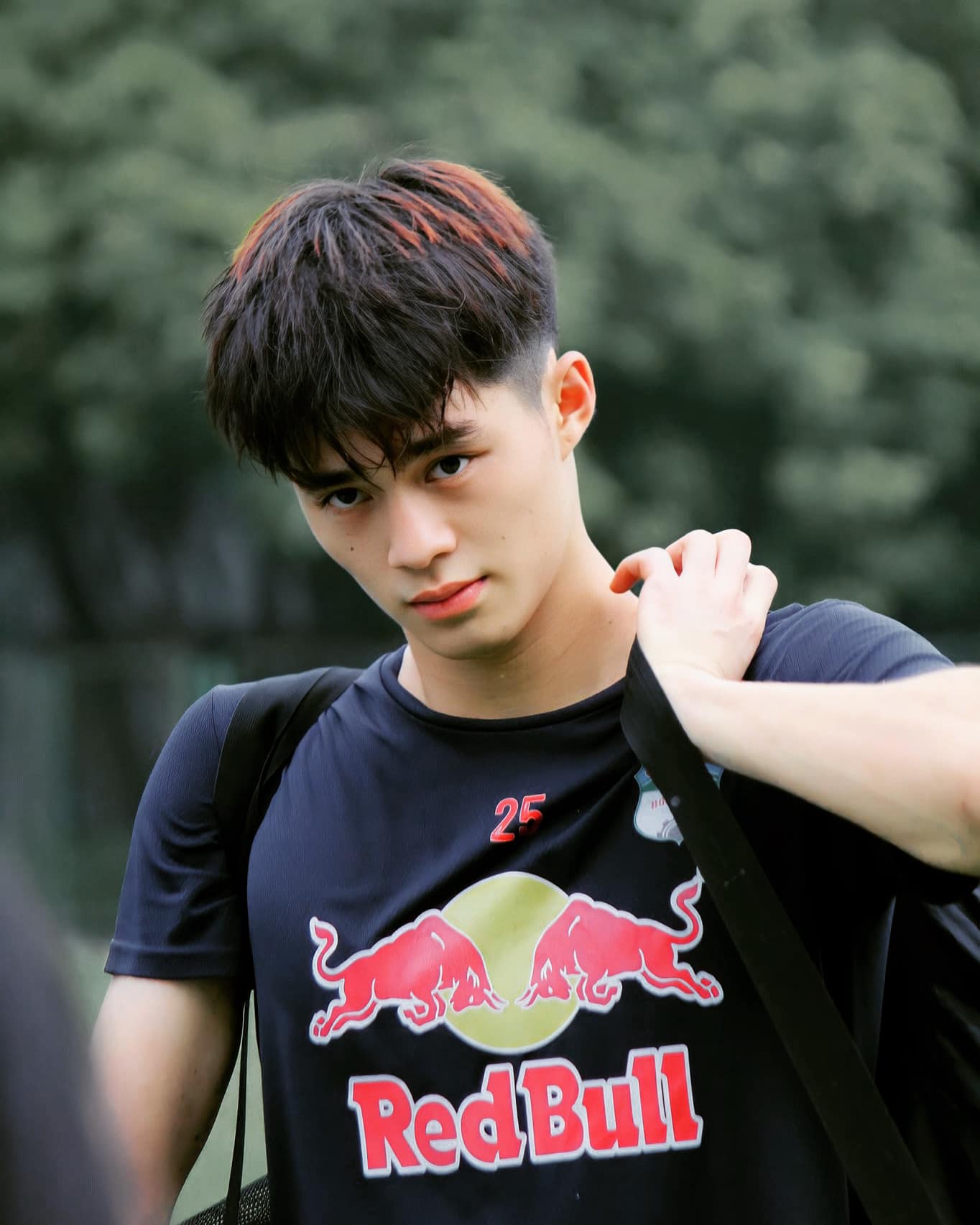 Đọ visual 2 thủ môn hotboy U23 Việt Nam Cao Văn Bình - Trần Trung Kiên: Bùi Tiến Dũng cũng phải khen nức nở- Ảnh 4.