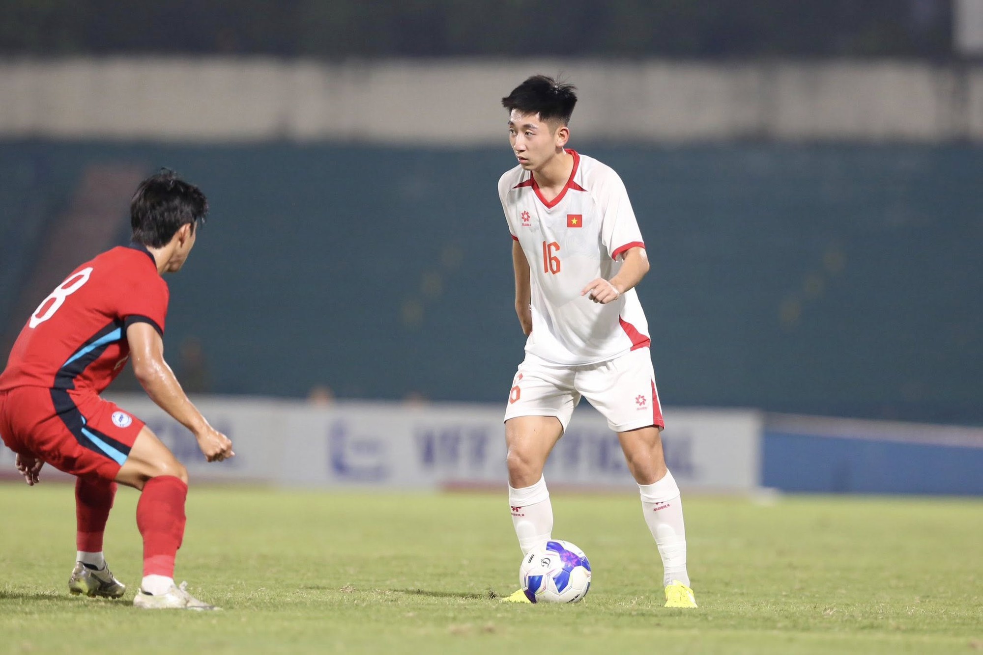 Không phải Đình Bắc, đây là chiến binh bền bỉ nhất U23 Việt Nam, giữa sự cố thẻ đỏ,chấn thương vẫn là "lá chắn thép" - Ảnh 4.