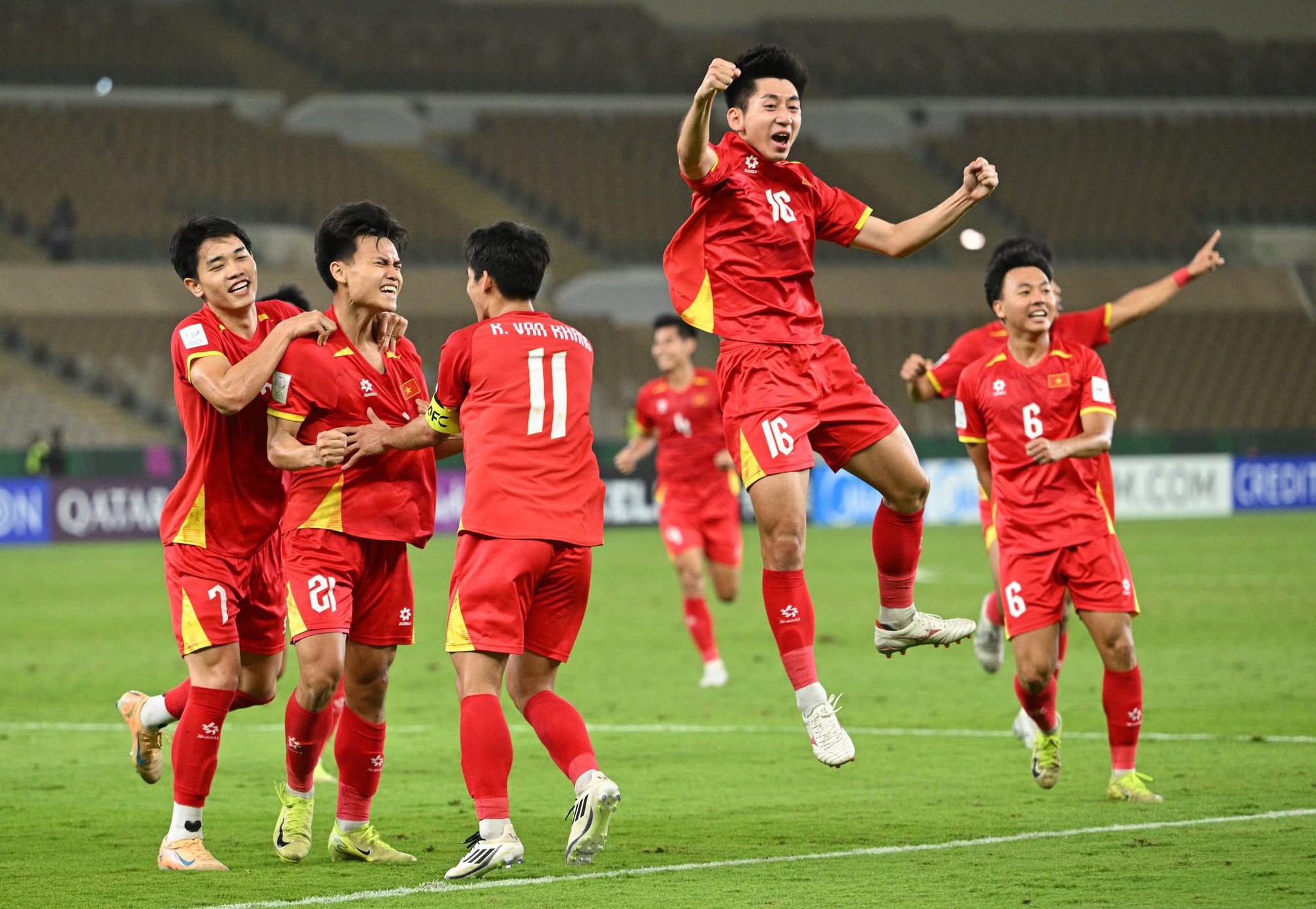 Không phải Đình Bắc, đây là chiến binh bền bỉ nhất U23 Việt Nam, giữa sự cố thẻ đỏ,chấn thương vẫn là "lá chắn thép" - Ảnh 7.