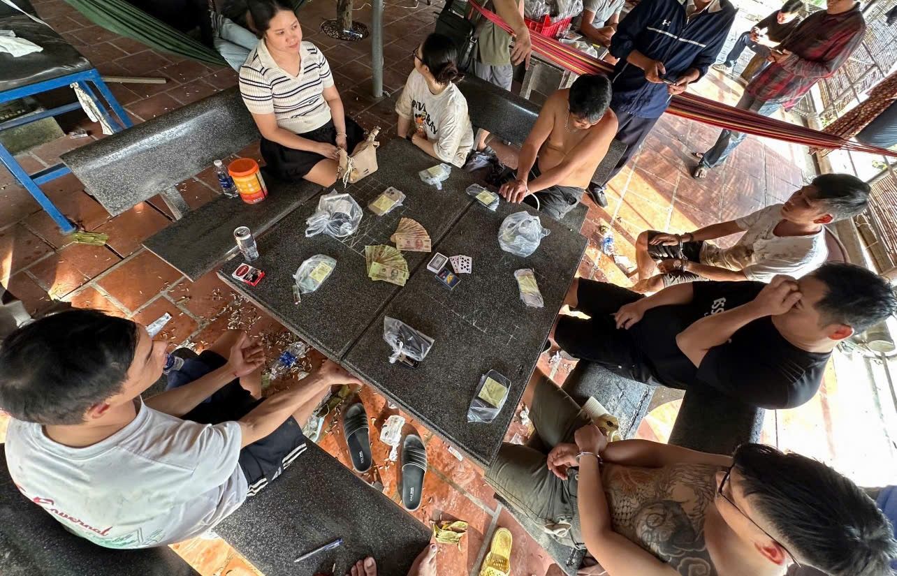 X&acirc;y to&agrave; th&aacute;p ng&agrave;n tỉ &ldquo;đắp chiếu&rdquo;, cựu Chủ tịch Tổng c&ocirc;ng ty Xi măng Việt Nam hầu to&agrave; - Ảnh 6.