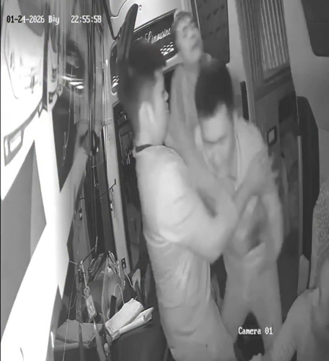 Nhân viên nhà xe bị đánh dã man , điều tra vụ tấn công tại Đắk Lắk - Ảnh 1.