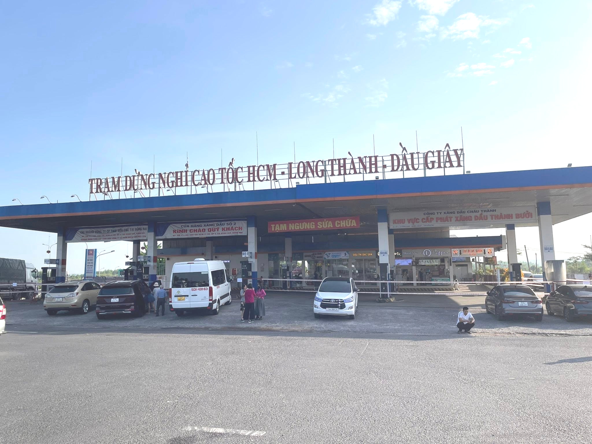 Đồng Nai chỉ đạo xử lý vụ ngưng bán xăng dầu trên cao tốc TPHCM - Long Thành - Dầu Giây - Ảnh 1.