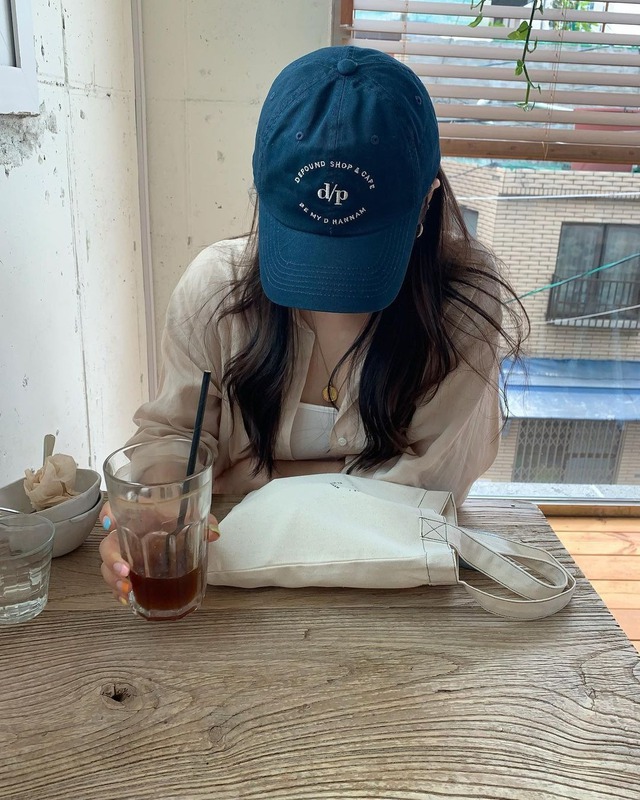 Càng cuối năm càng nghèo- Ảnh 1.