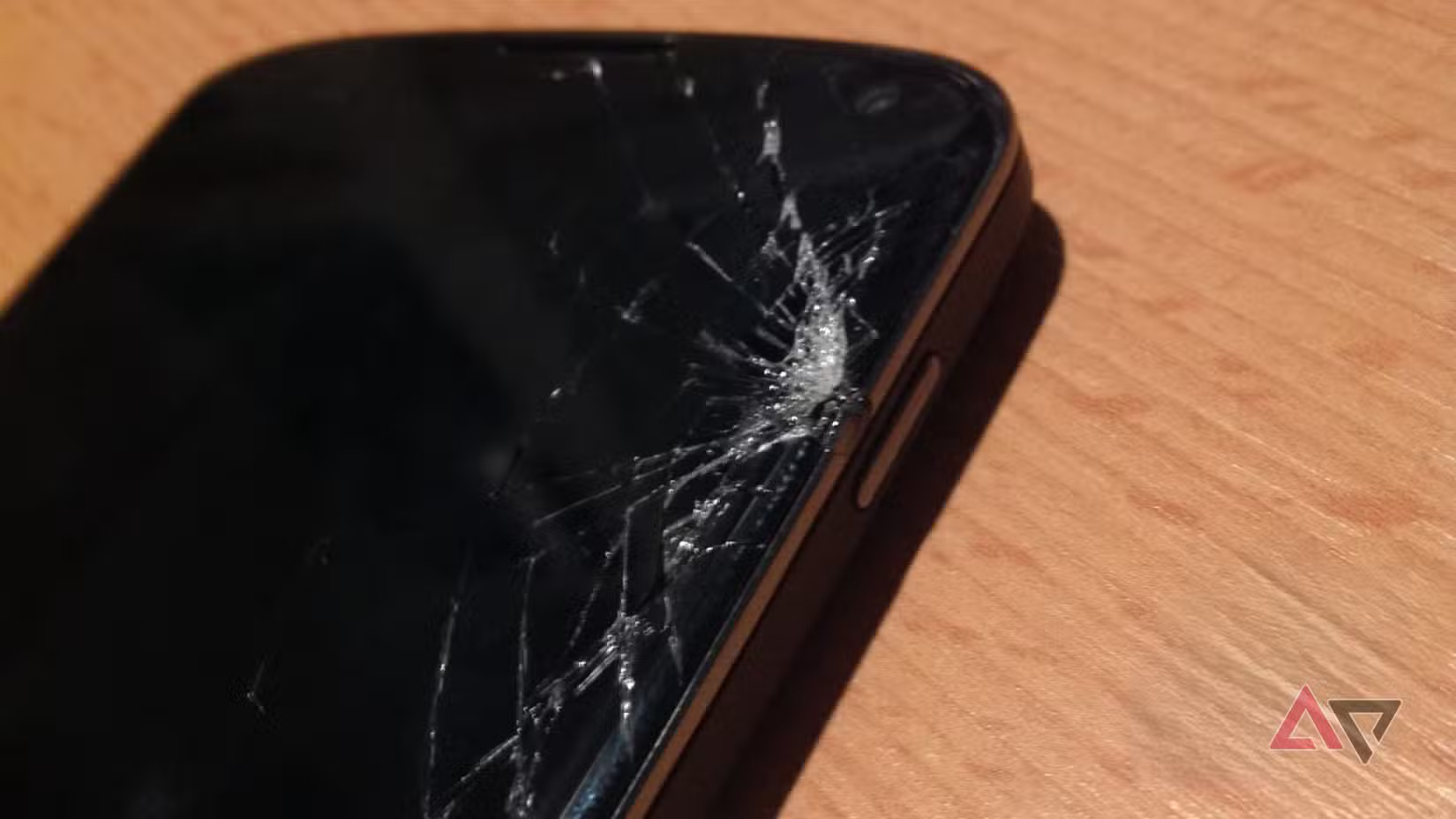 Chiêu moi tiền người dùng "đầy bịp bợm" của các hãng điện thoại: Phải chăng chúng ta đều bị “nhồi sọ”? - Ảnh 2.